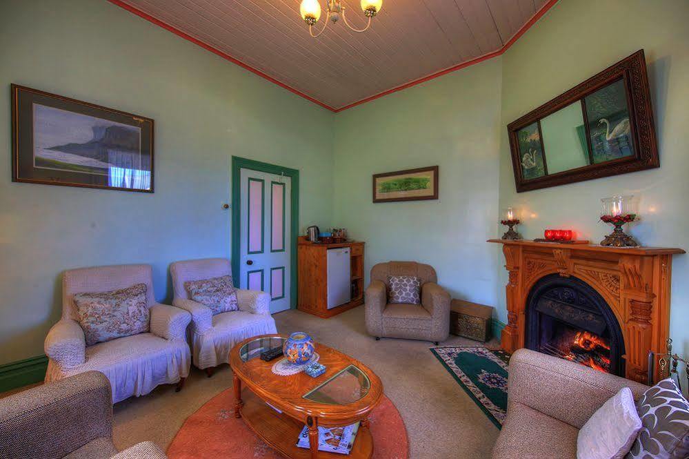 Hanlon House Stanley Ngoại thất bức ảnh